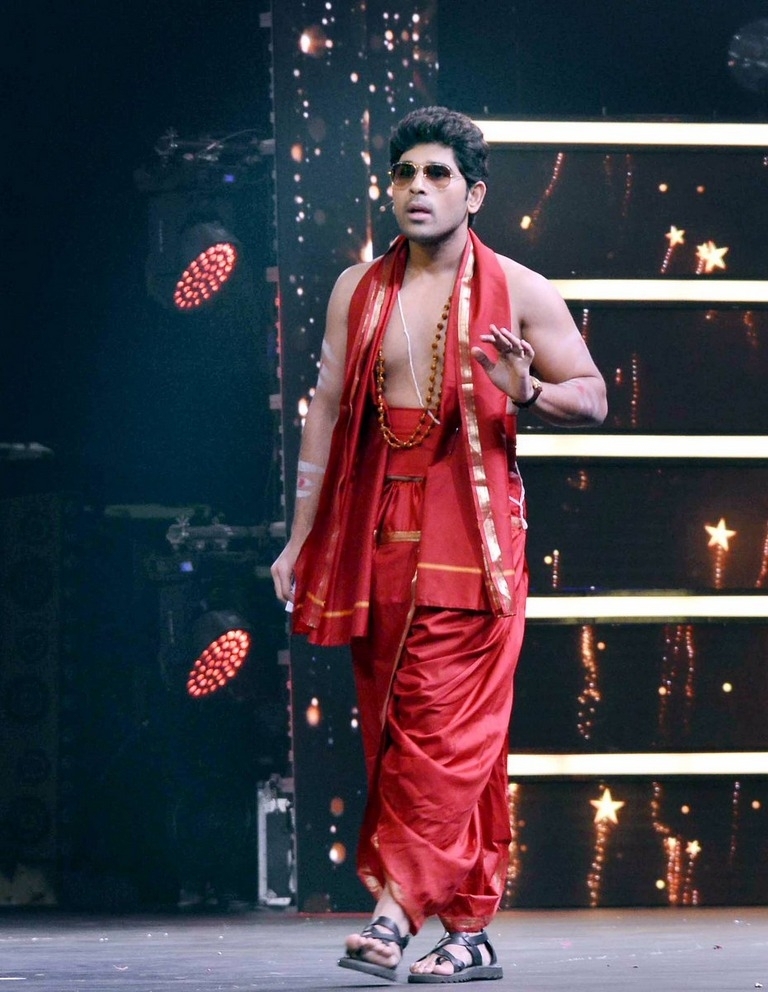 SIIMA Awards 2017 Gallery - 63 / 97 photos