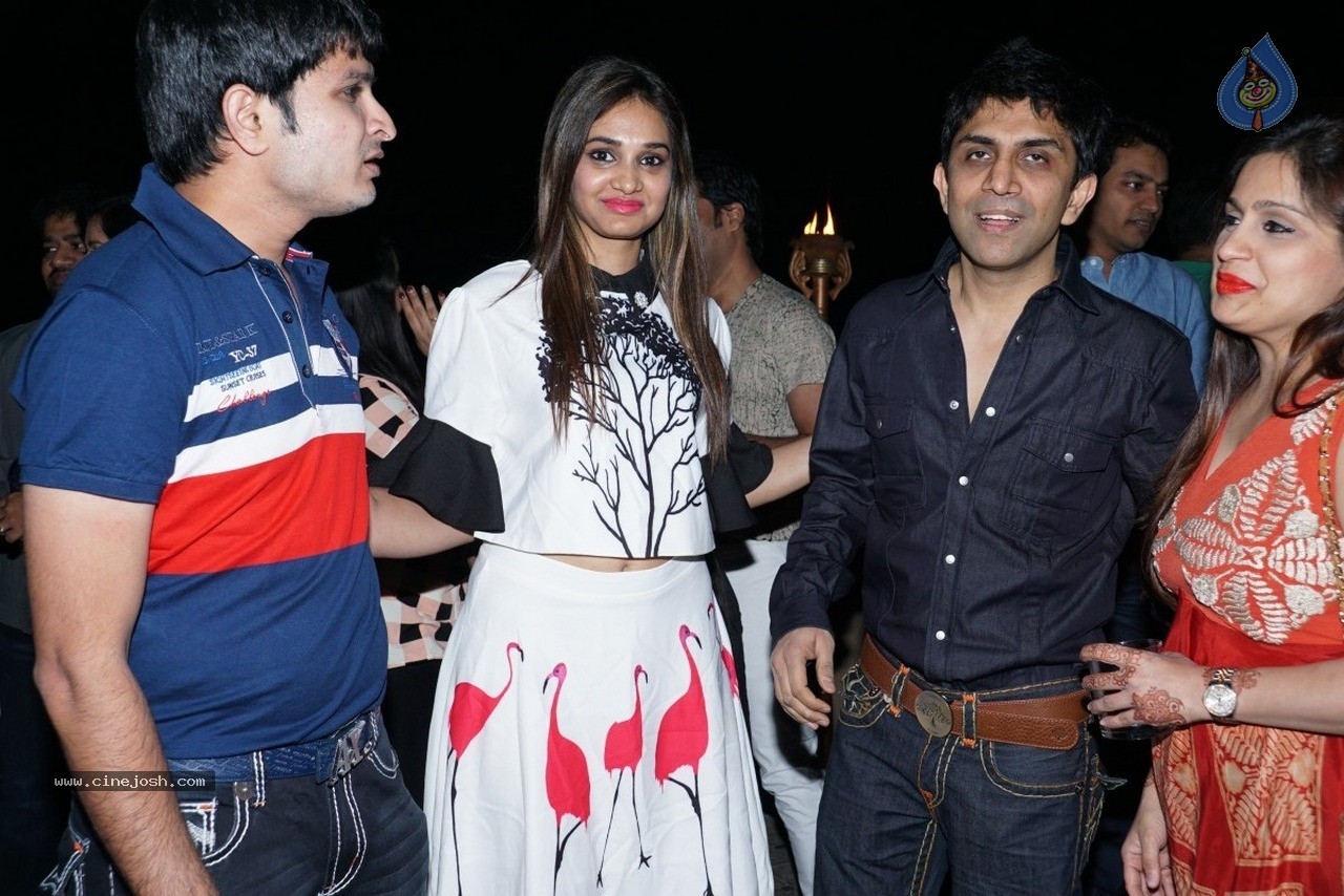 Sikander n Shaheen Wedding Anniversary Event - 38 / 120 photos