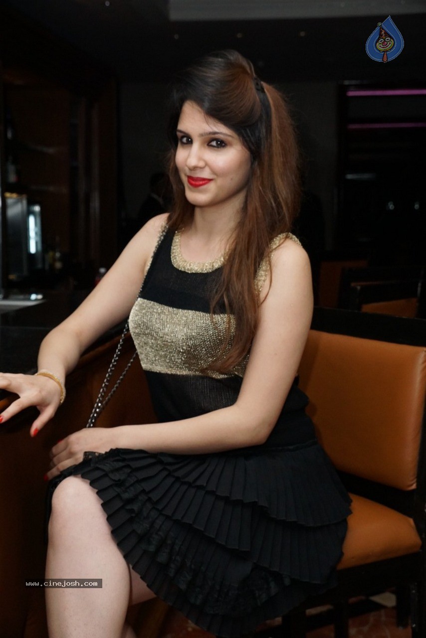 Sikander n Shaheen Wedding Anniversary Event - 64 / 120 photos