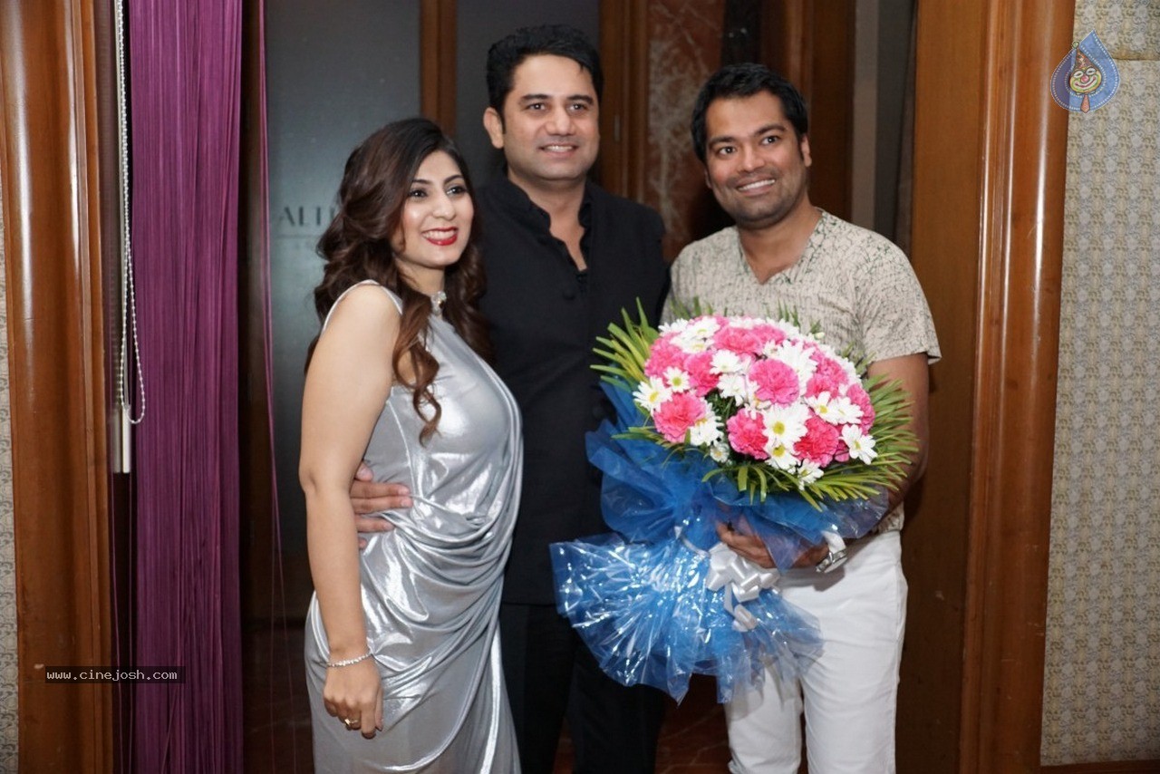 Sikander n Shaheen Wedding Anniversary Event - 80 / 120 photos