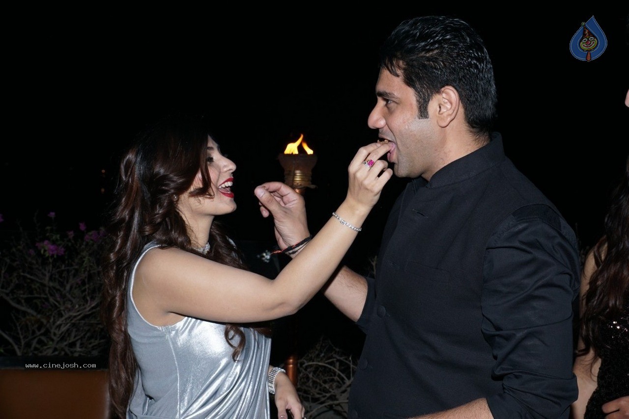 Sikander n Shaheen Wedding Anniversary Event - 92 / 120 photos
