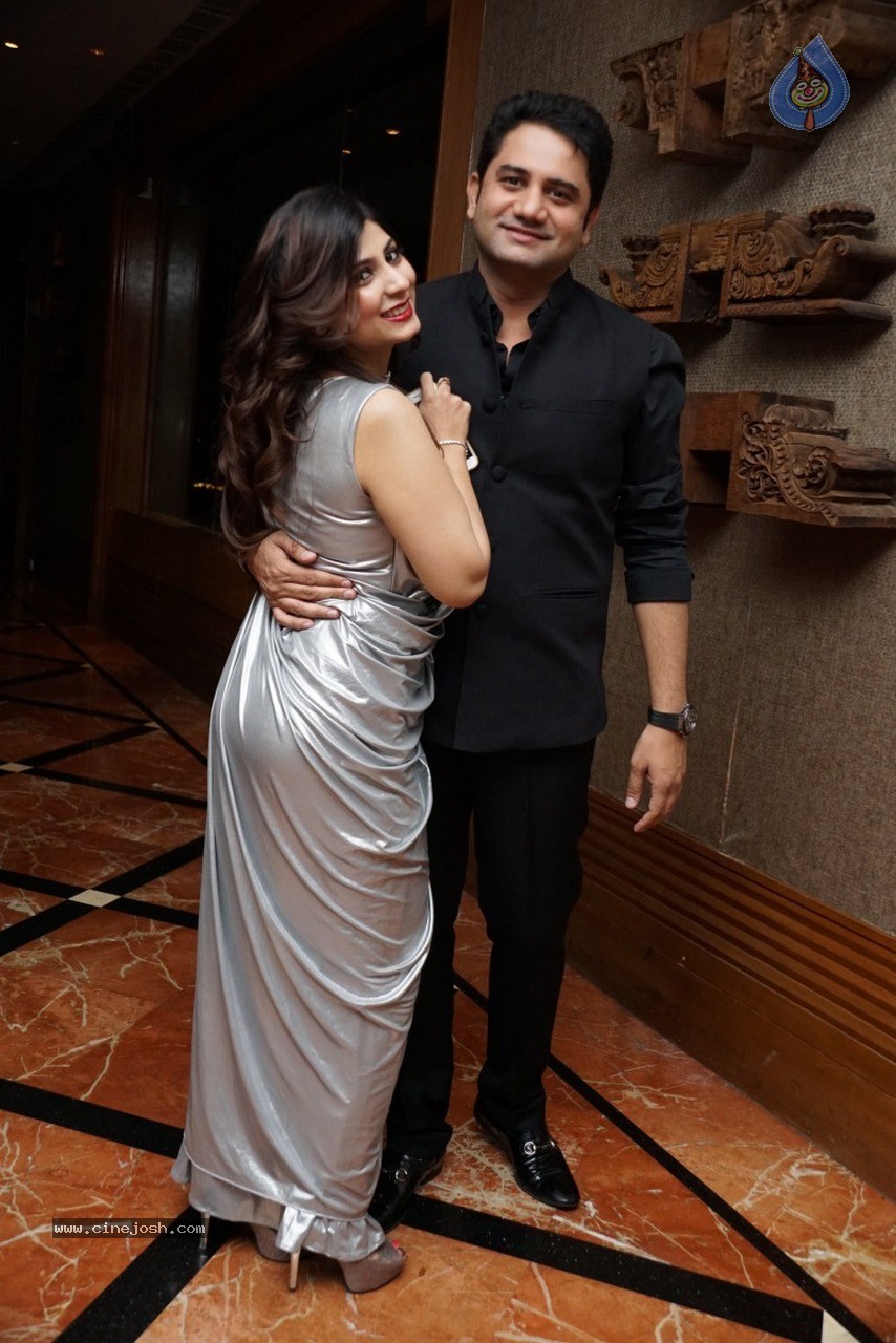 Sikander n Shaheen Wedding Anniversary Event - 101 / 120 photos
