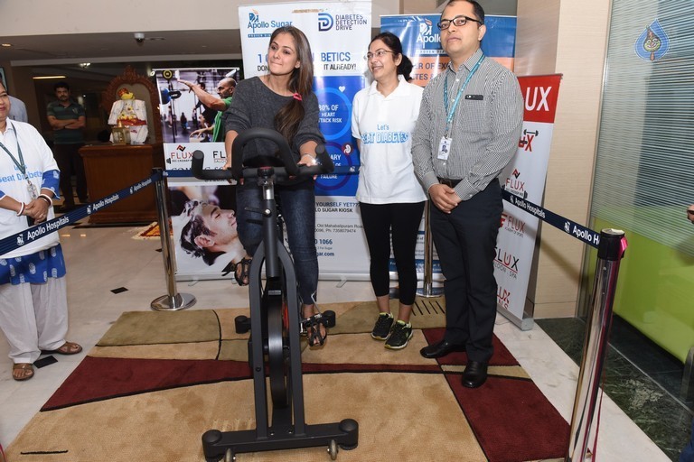 Simran at World Obesity Day Event - 4 / 21 photos