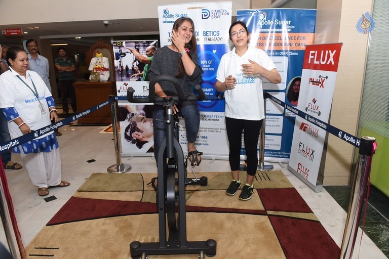 Simran at World Obesity Day Event - 19 / 21 photos