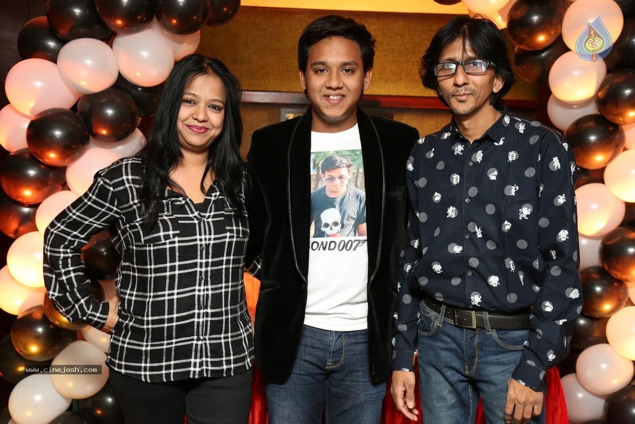 Sonu Jain Birthday Party - 11 / 107 photos