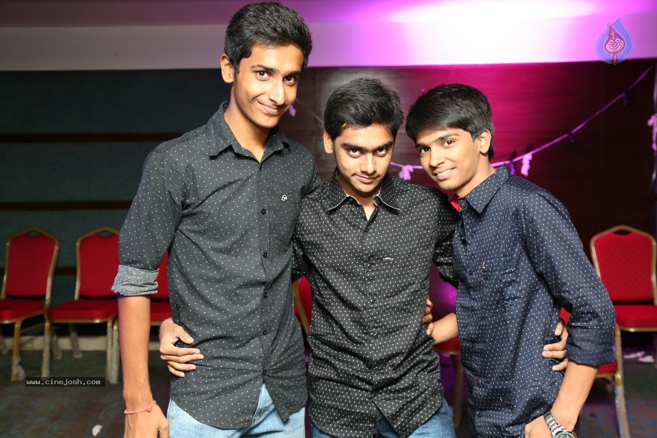 Sonu Jain Birthday Party - 12 / 107 photos