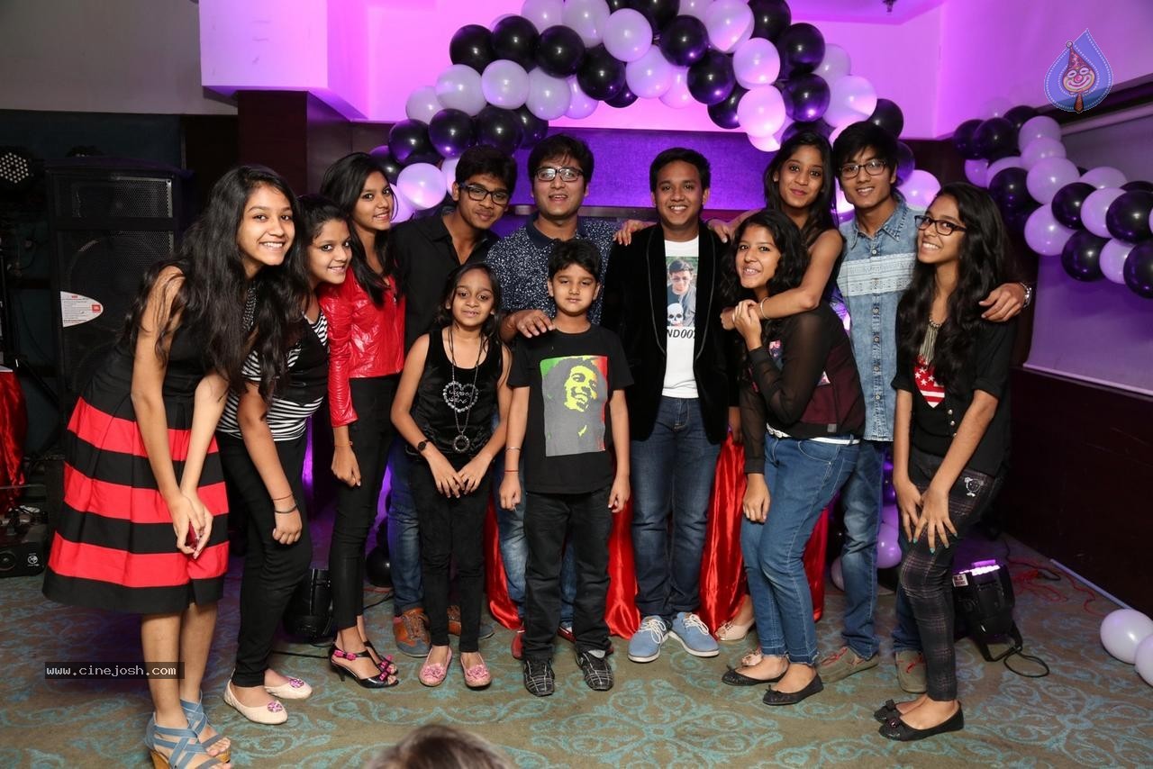 Sonu Jain Birthday Party - 14 / 107 photos