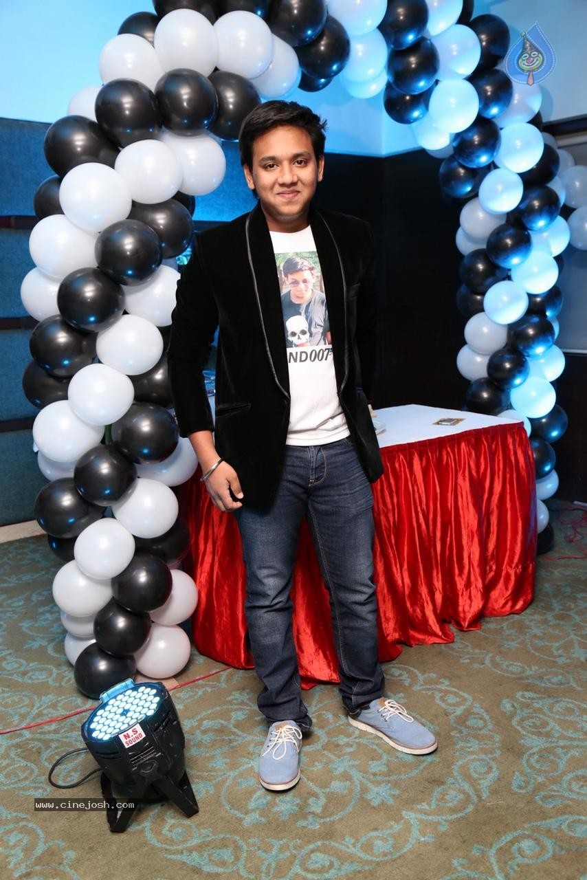 Sonu Jain Birthday Party - 16 / 107 photos