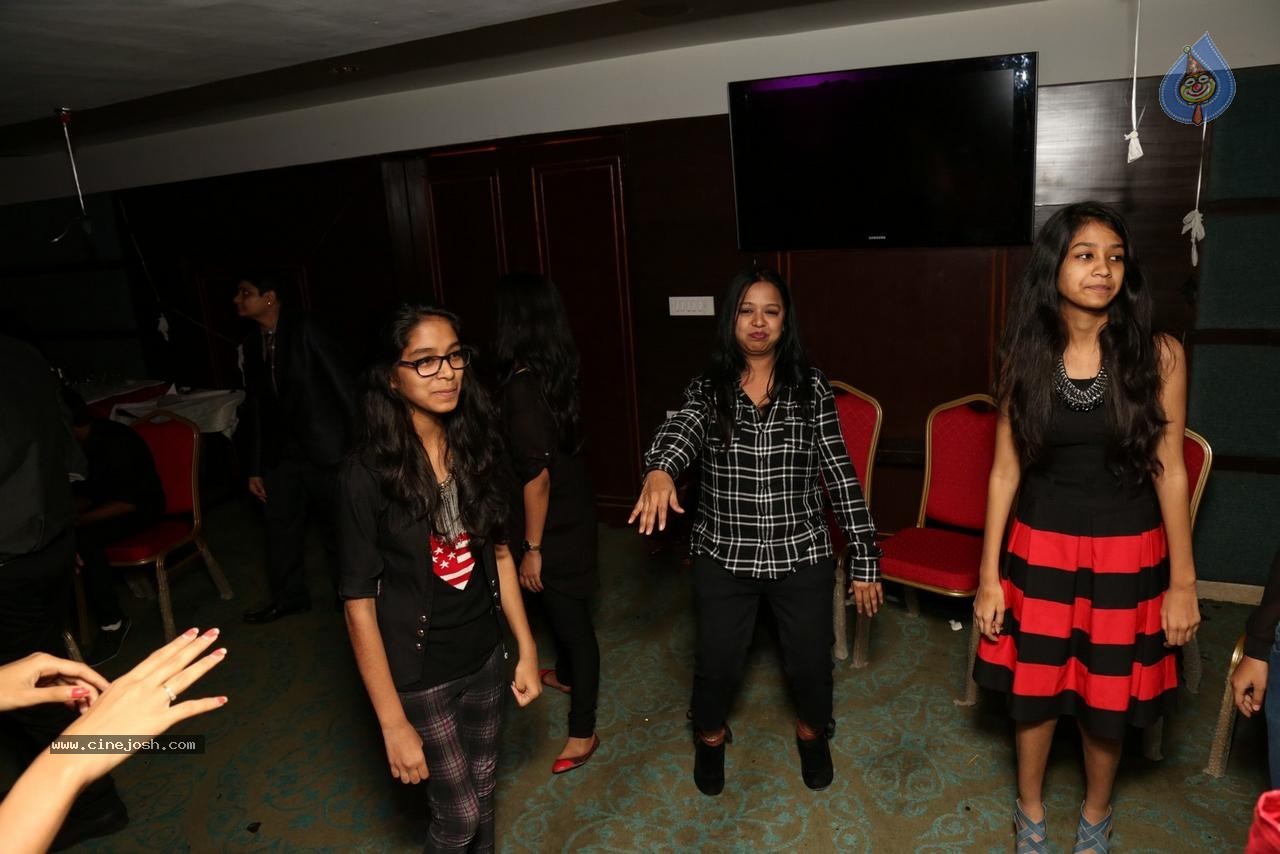 Sonu Jain Birthday Party - 17 / 107 photos