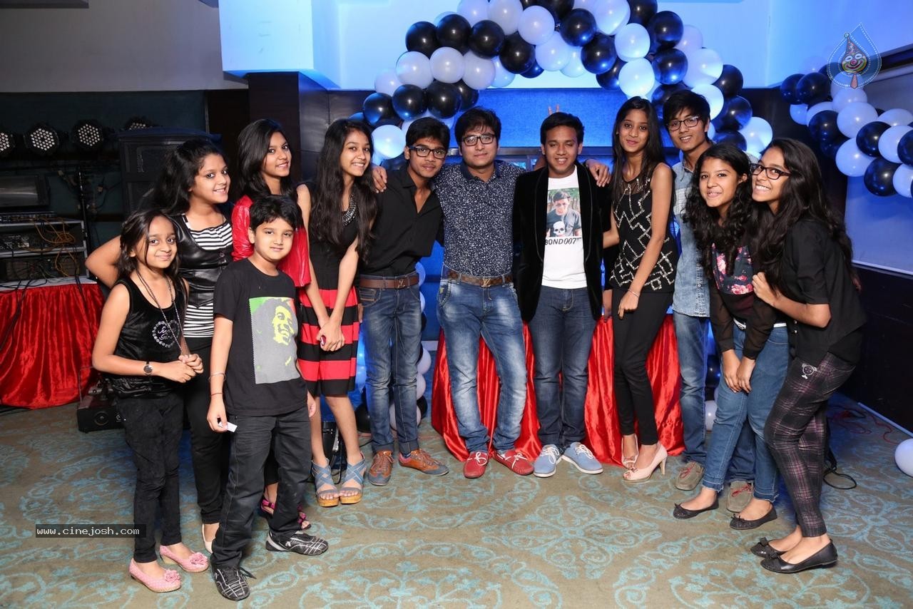 Sonu Jain Birthday Party - 67 / 107 photos