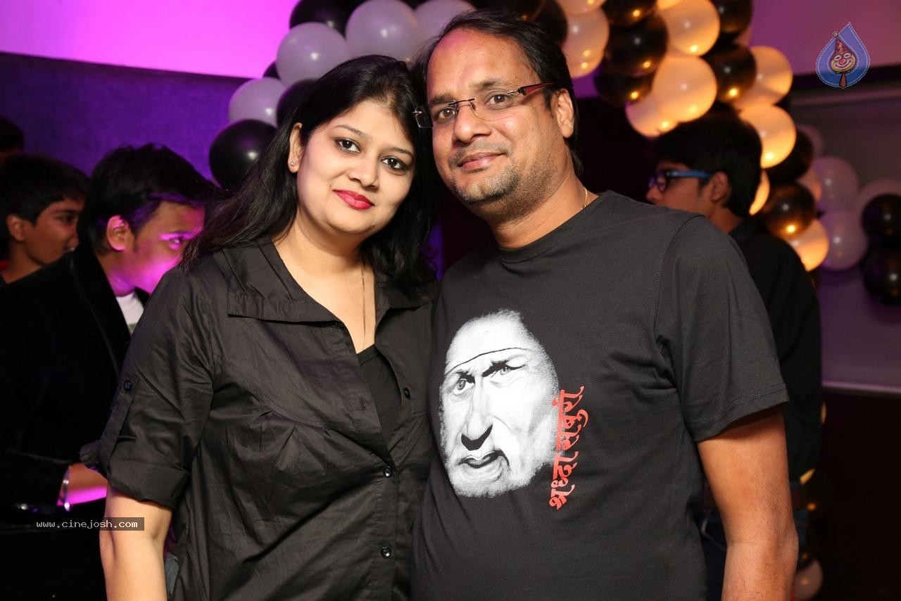 Sonu Jain Birthday Party - 105 / 107 photos