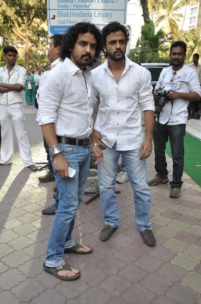 Sonu Nigam Mother Chautha Ceremony - 14 / 68 photos