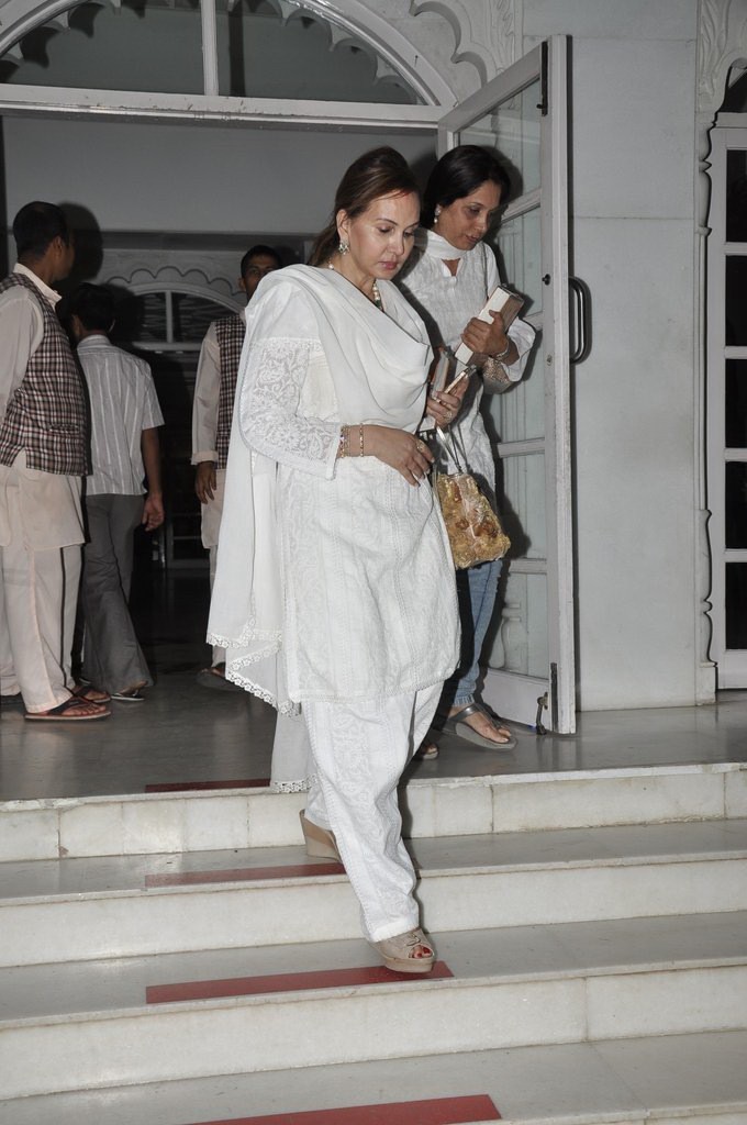 Sonu Nigam Mother Chautha Ceremony - 16 / 68 photos