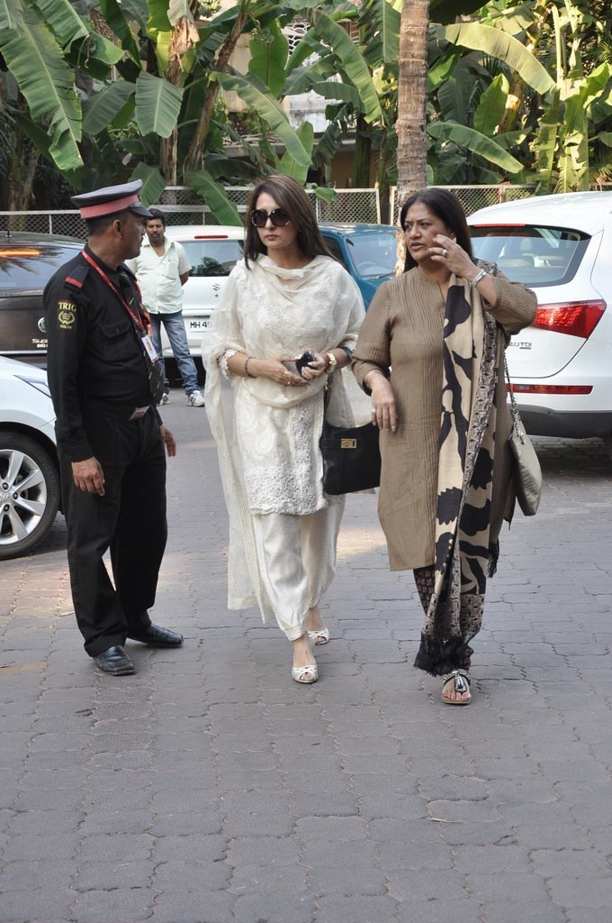Sonu Nigam Mother Chautha Ceremony - 18 / 68 photos