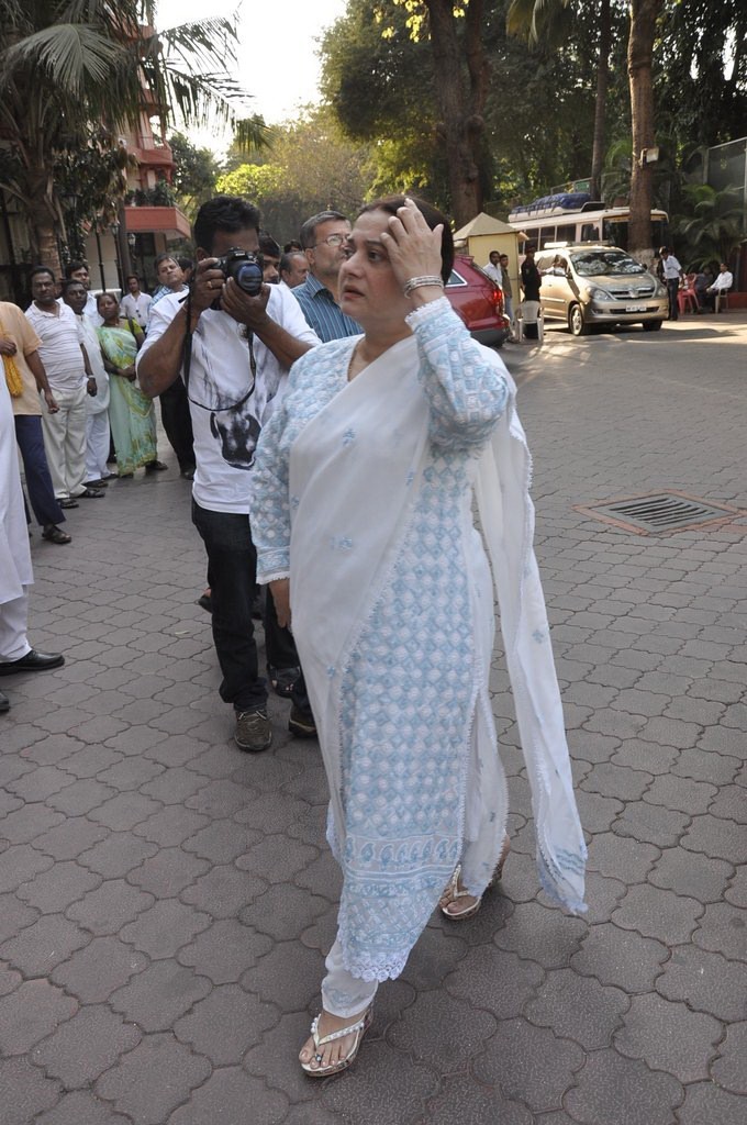 Sonu Nigam Mother Chautha Ceremony - 35 / 68 photos