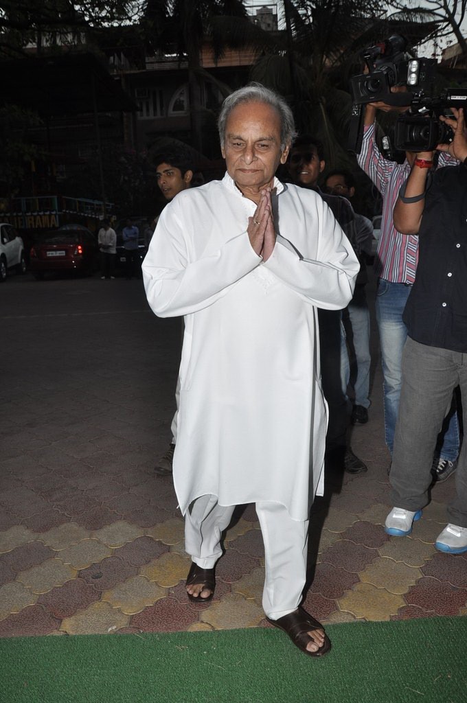 Sonu Nigam Mother Chautha Ceremony - 46 / 68 photos