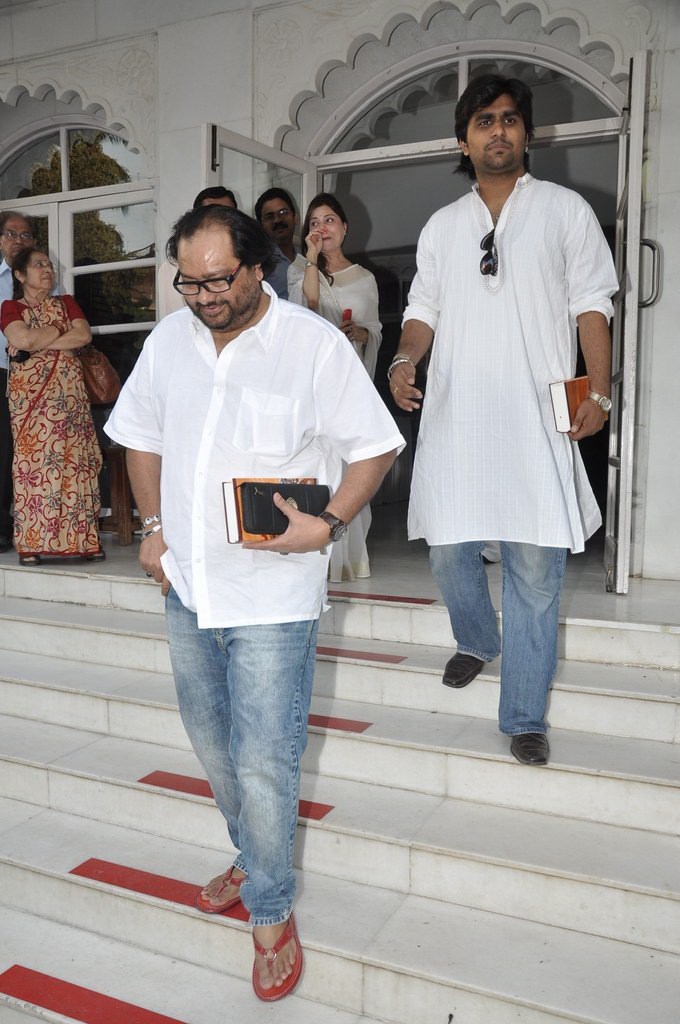 Sonu Nigam Mother Chautha Ceremony - 60 / 68 photos