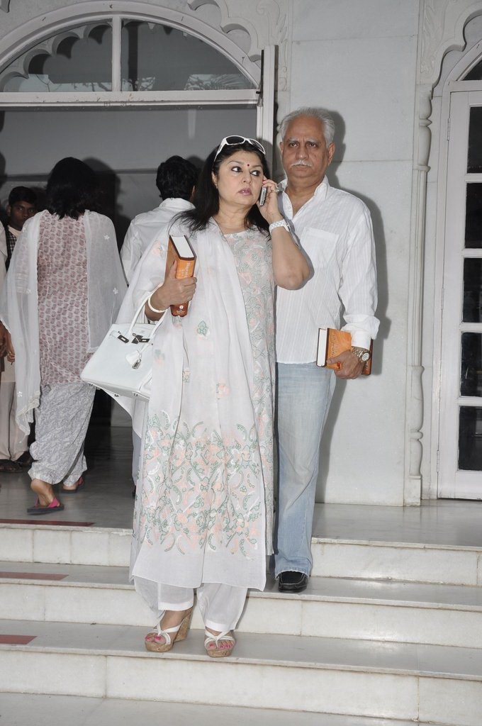 Sonu Nigam Mother Chautha Ceremony - 62 / 68 photos