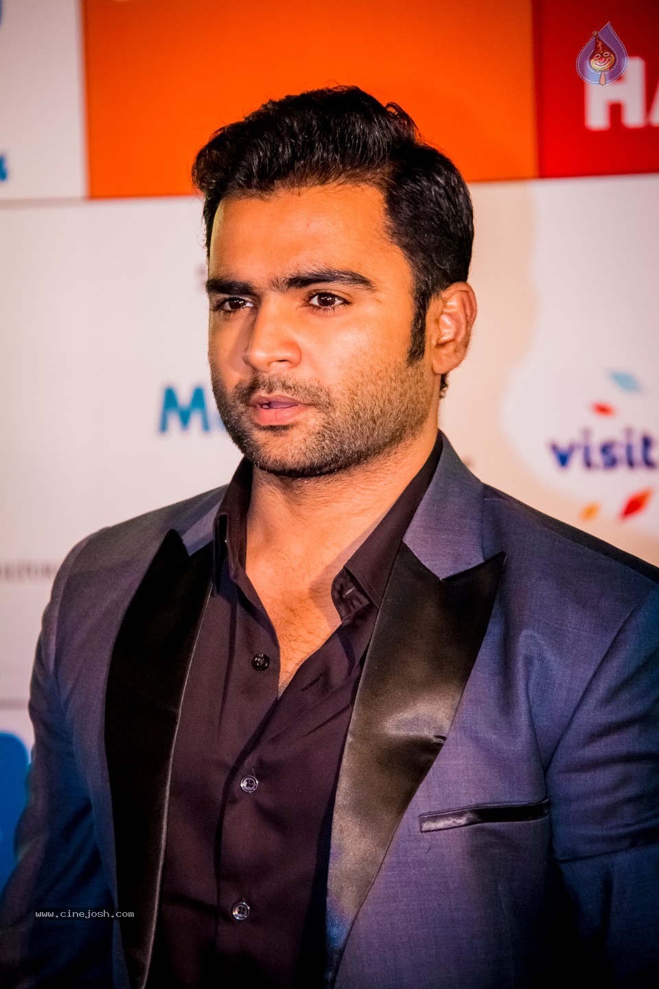 South Indian International Movie Awards 2014 - 63 / 255 photos