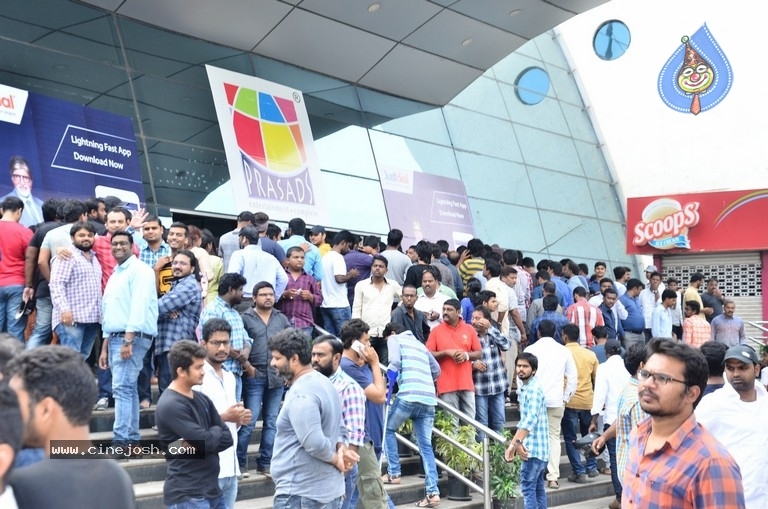 Spyder Movie Theater Coverage - 5 / 58 photos