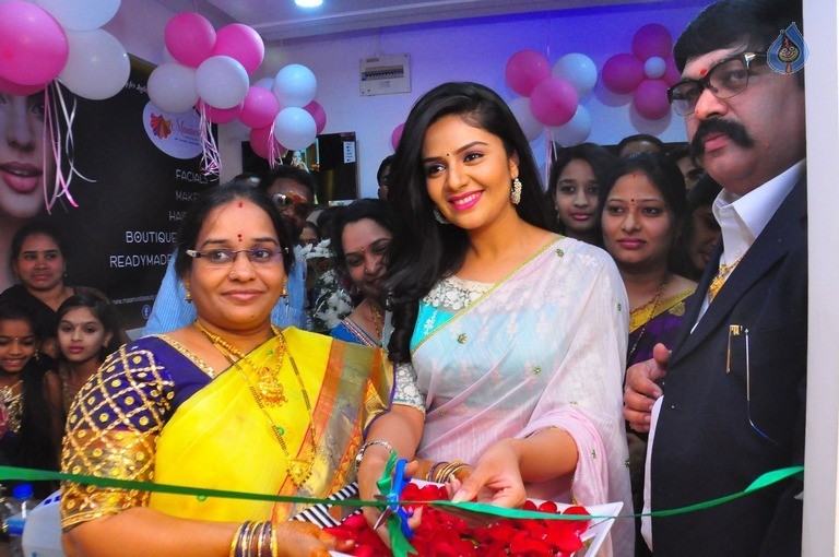 Sreemukhi Launches Manvis Saloon - 3 / 42 photos
