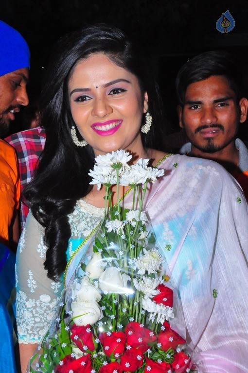 Sreemukhi Launches Manvis Saloon - 20 / 42 photos