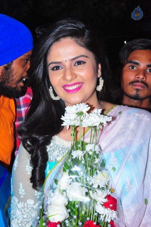 Sreemukhi Launches Manvis Saloon - 35 / 42 photos