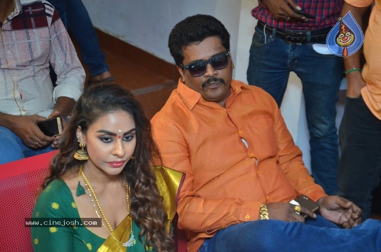 Sri Reddy Press Meet At Chennai Press Club - 18 / 21 photos