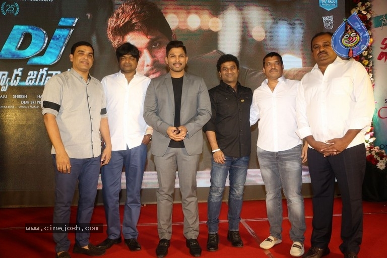 Sri Venkateshwara Creations 2017 Success Celebrations - 68 / 140 photos