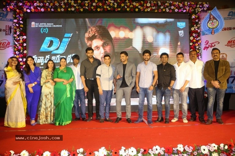 Sri Venkateshwara Creations 2017 Success Celebrations - 89 / 140 photos