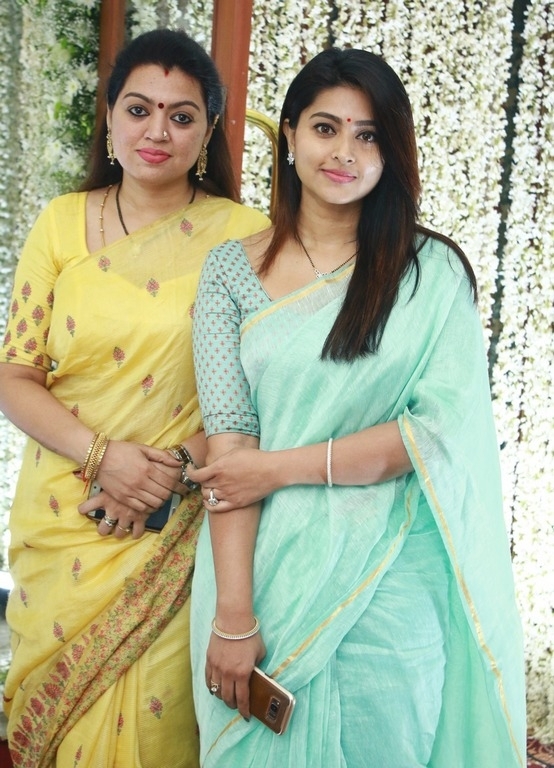 Sridevi Kapoor Prayer Meet At Chennai - 10 / 31 photos