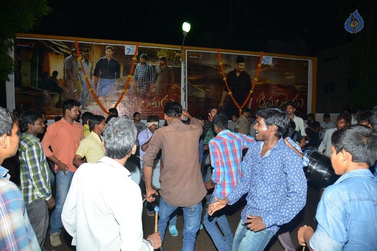 Srimanthudu Theaters Coverage Photos - 45 / 63 photos