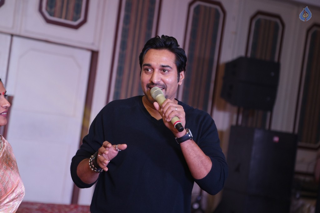 Sripriya and Rajkumar 25th Wedding Anniversary Event 2 - 10 / 101 photos