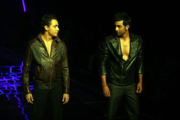 SRK Ranbir Imran walk the ramp at HDIL Couture Week  - 12 / 20 photos