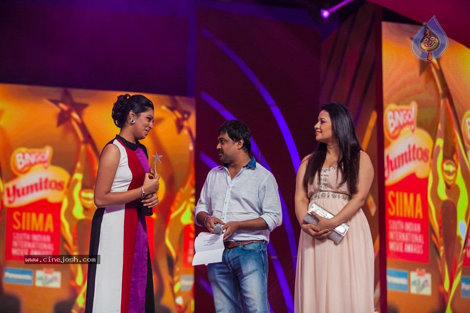 Stars at SIIMA 2013 Awards 02 - 3 / 204 photos