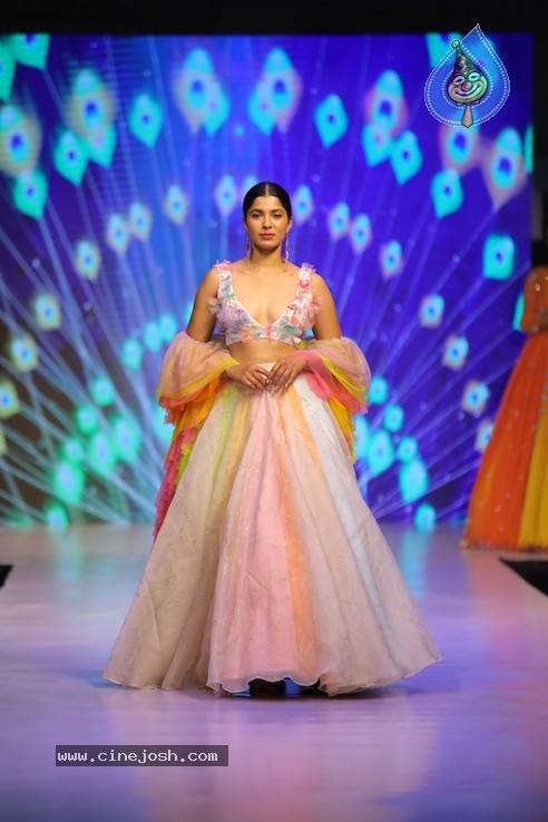 Sthri Grand Launch Designers Fashion Show Photos - 55 / 62 photos