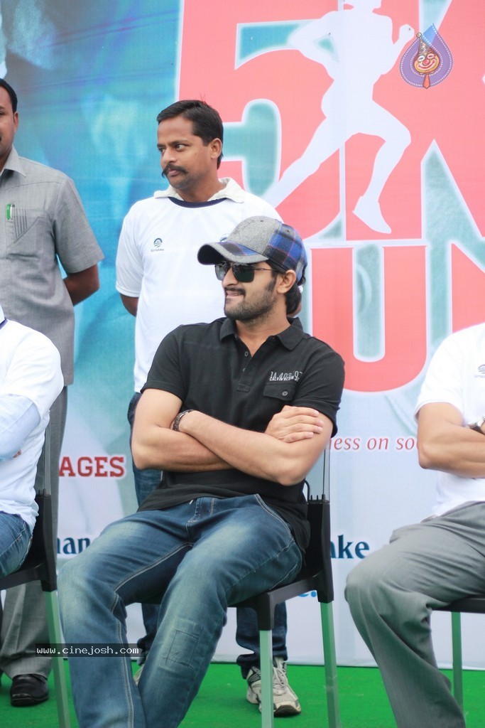 Street Cause St Martins 5K Run Event - 19 / 48 photos