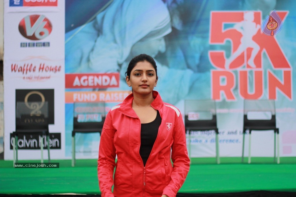 Street Cause St Martins 5K Run Event - 25 / 48 photos