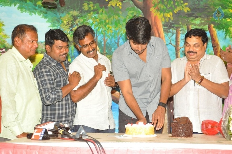 Sundeep Kishan Birthday Celebrations 2017 - 10 / 35 photos