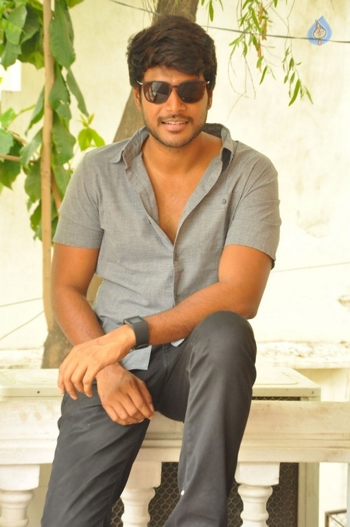 Sundeep Kishan Birthday Celebrations 2017 - 12 / 35 photos