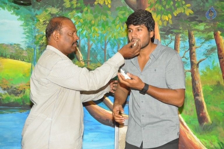Sundeep Kishan Birthday Celebrations 2017 - 30 / 35 photos