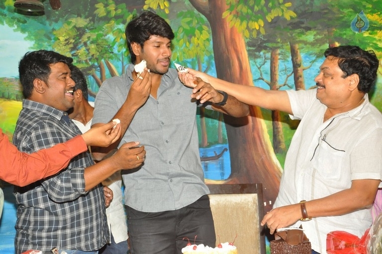 Sundeep Kishan Birthday Celebrations 2017 - 34 / 35 photos