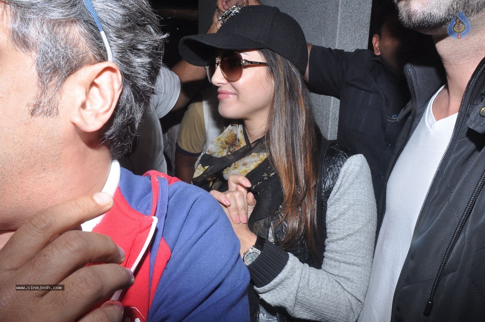 Sunny Leone Arrives Hyd for New Year Bash - 13 / 51 photos