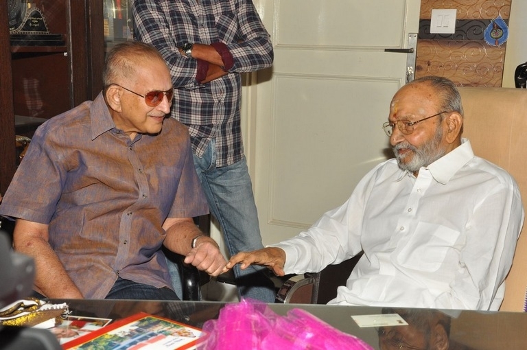 Super Star Krishna Meets Dadasaheb Phalke K Viswanath - 27 / 32 photos