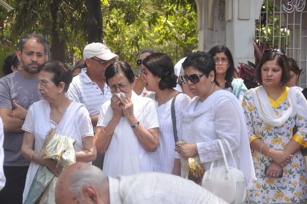 Suresh Hirani Anthima Yatra - 27 / 32 photos