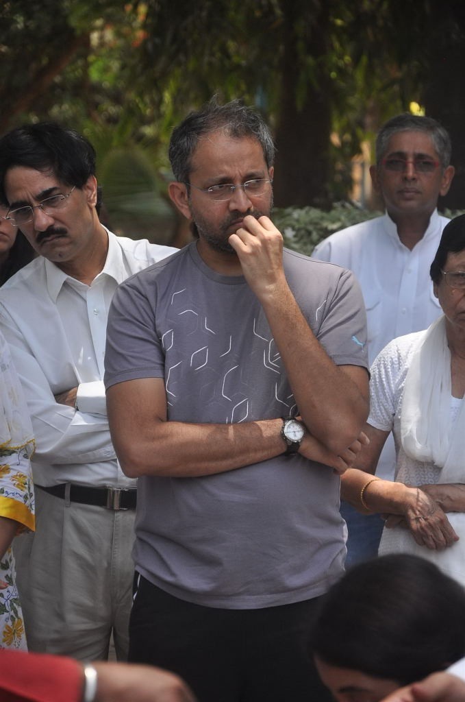 Suresh Hirani Anthima Yatra - 31 / 32 photos