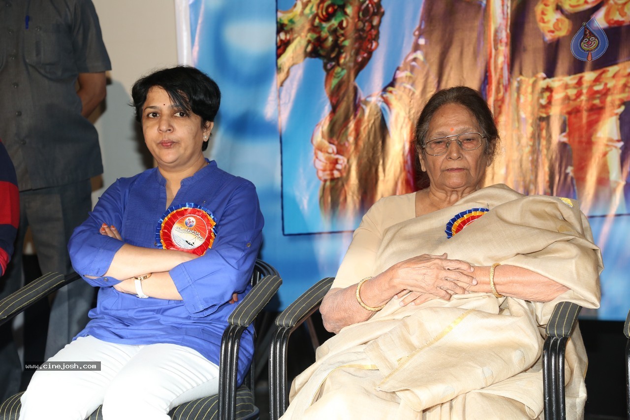 SV Ranga Rao Samagra Cine Jeevitham Book Launch - 104 / 195 photos