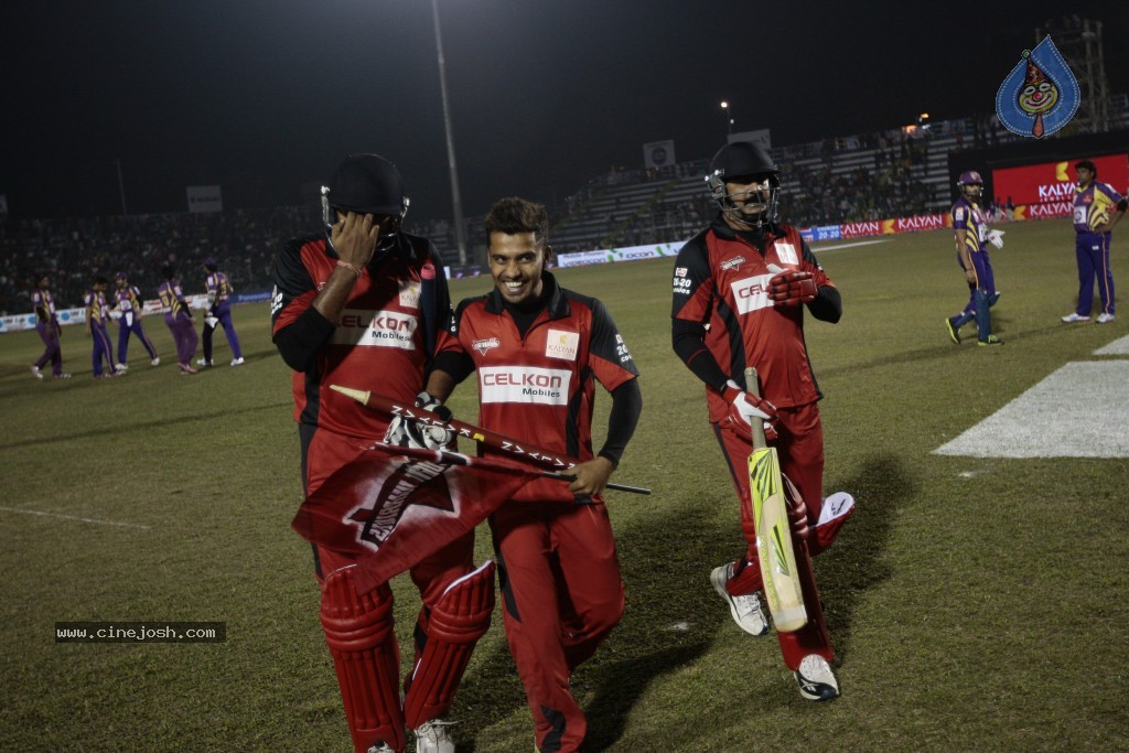 T Warriors vs B Tigers Match More Photos - 43 / 102 photos