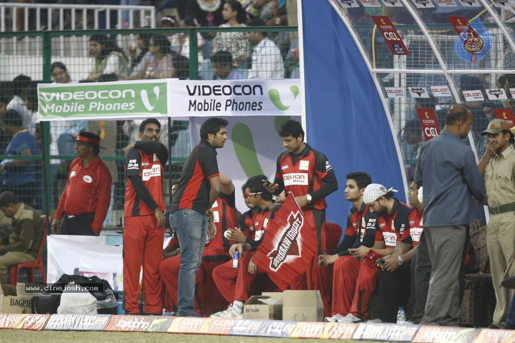 T Warriors vs B Tigers Match More Photos - 73 / 102 photos