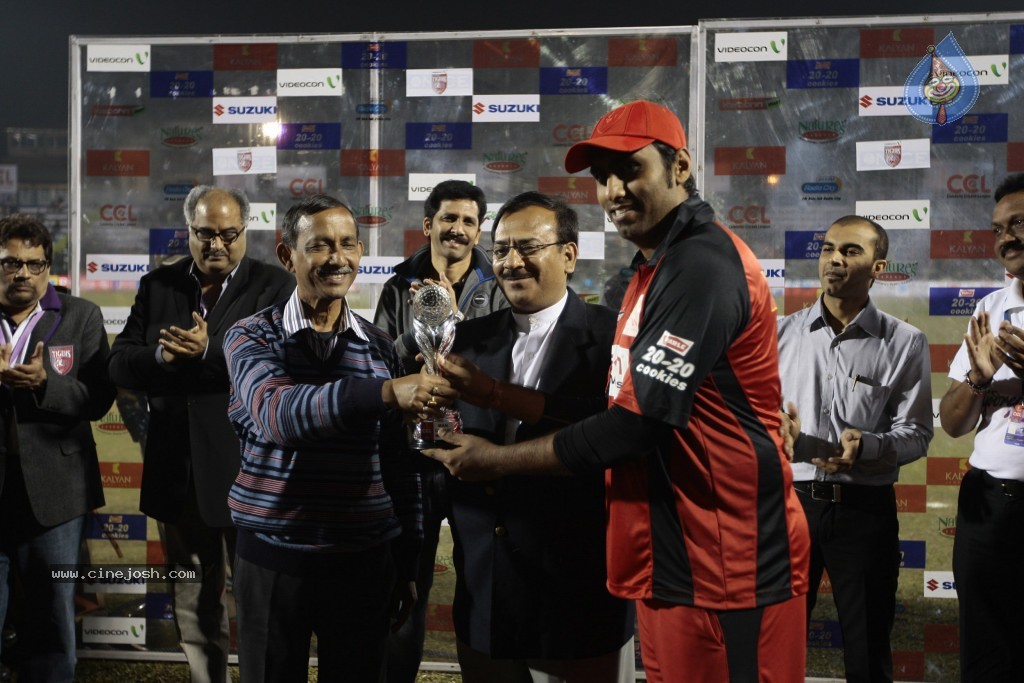 T Warriors vs B Tigers Match More Photos - 76 / 102 photos